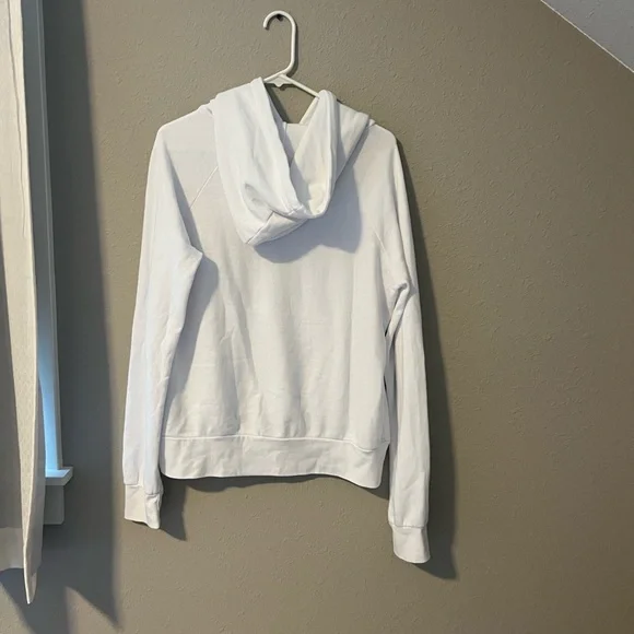Rare White pullover aviator nation hoodie size medium. Only worn once!! - Picture 2 of 5